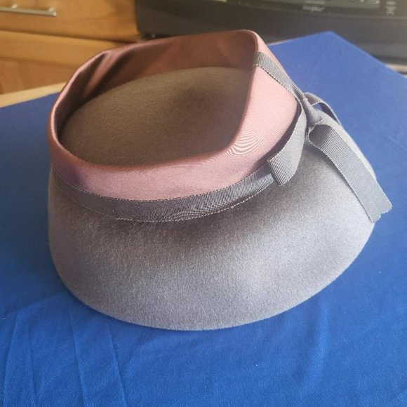 Vintage 1950’s Gray Felt Eva Mae Mode Women's Hat with Satin Accent - Picture 9 of 12